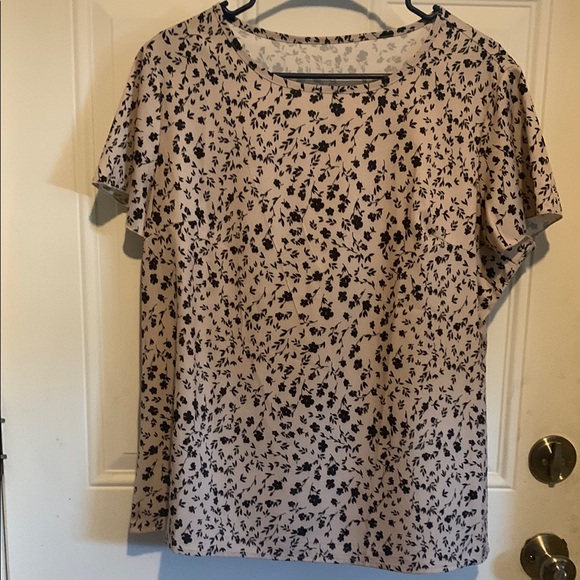 SUPER CUTE 🥰 Tan & Black Floral Print Blouse!! XL - Picture 4 of 16